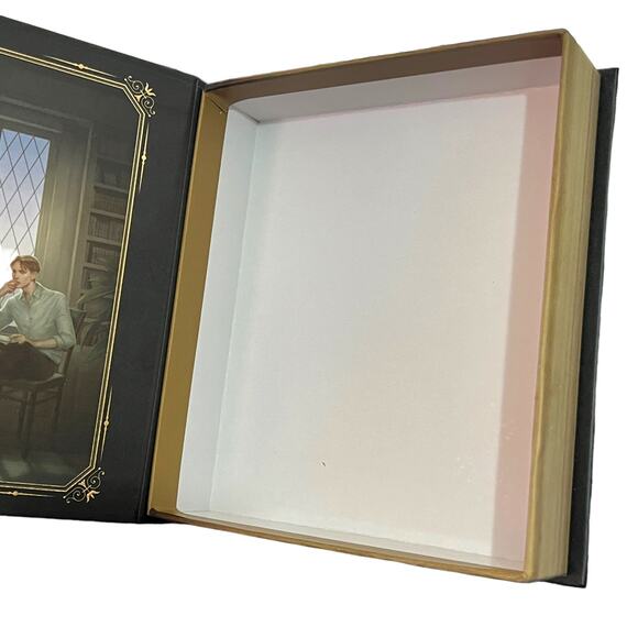 Illumicrate If We Were Villains Per Aspera ad Astra Puzzle - September 2023 - Picture 6 of 7